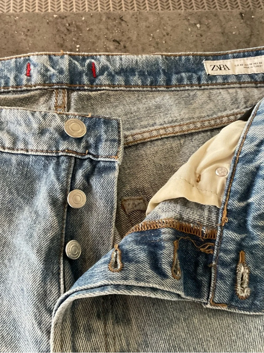 Zara Loose fit Straight Leg Jeans - Picture 5 of 6